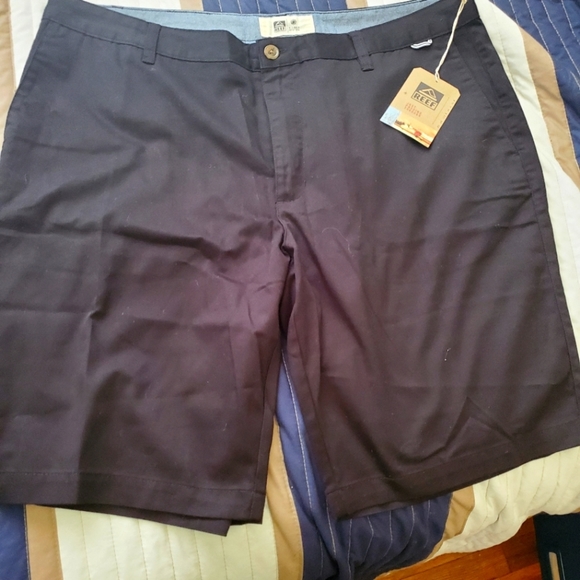 Reef Moving On Walk Shorts - Black Size 38 NWT - Picture 2 of 6